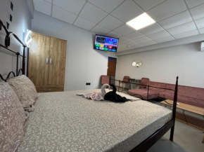 JORDANS ROOM 13